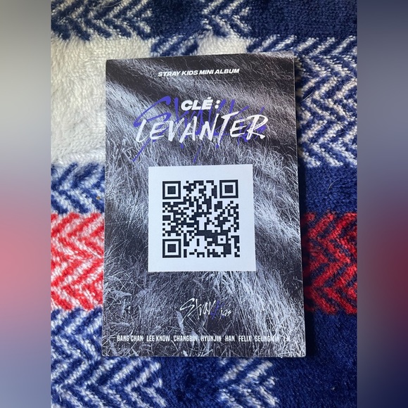 Stray Kids KPOP Hyunjin, Lee Know, & Changbin Levanter Official Photocard Set - Picture 6 of 8